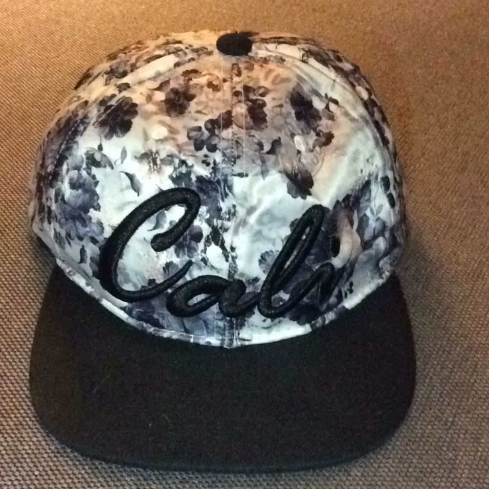 Satin Cali 🧢 Cap